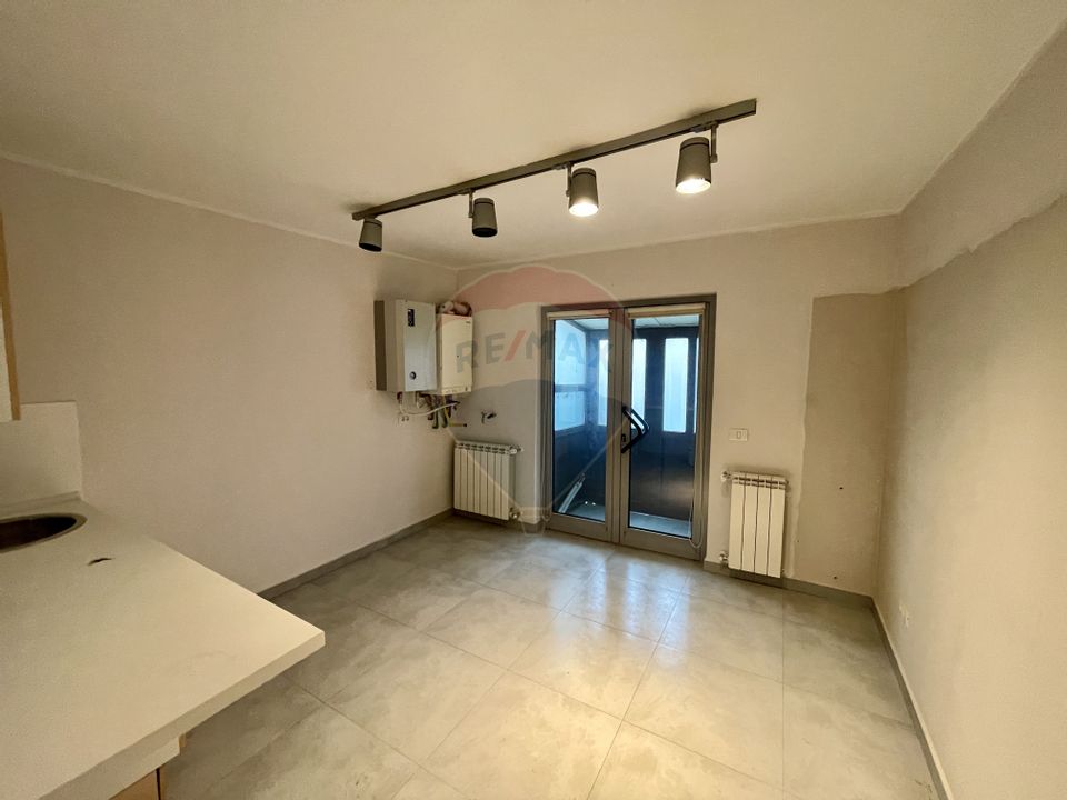 72sq.m Office Space for rent, Ultracentral area