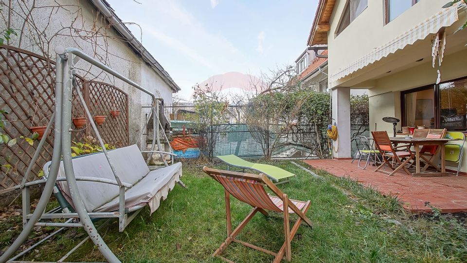 Casă  de inchiriat, Schei