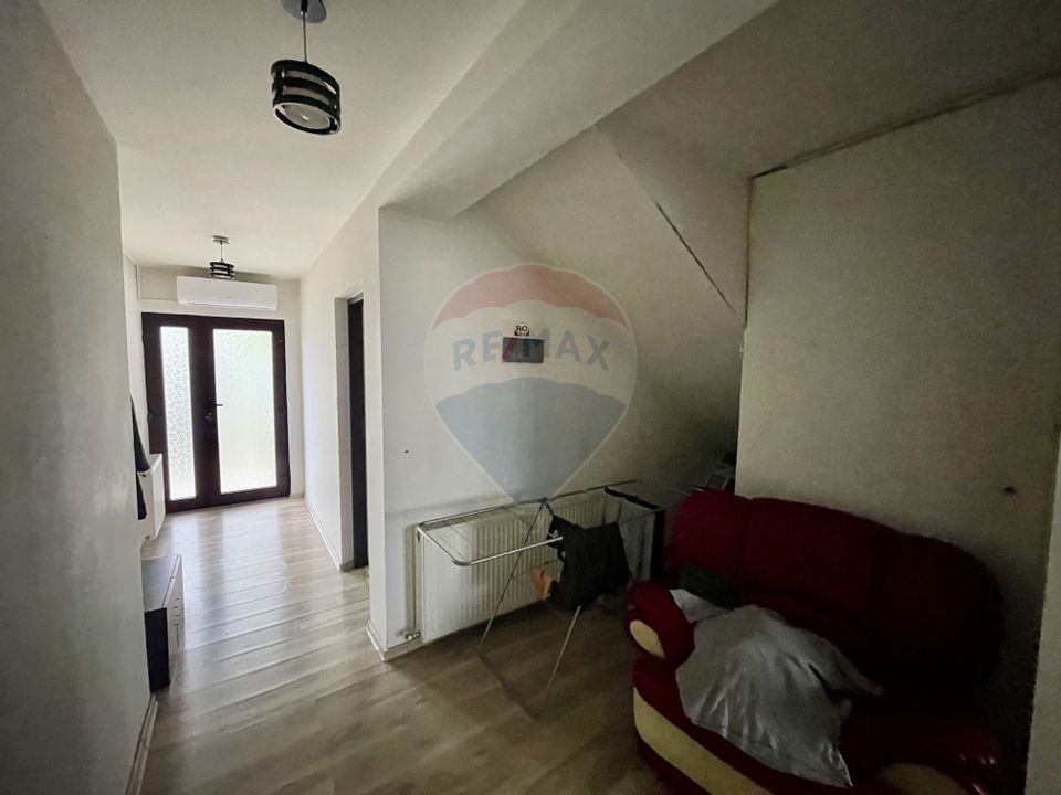 6 room House / Villa for sale, Vest area