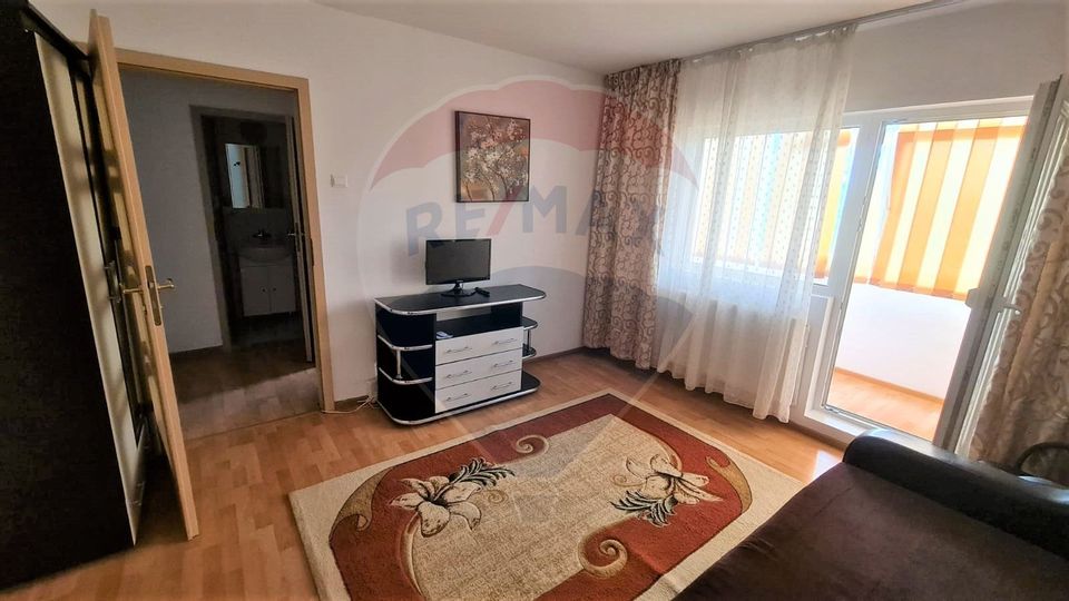 Garsoniera de inchiriat, strada Garii, etajul 3/4