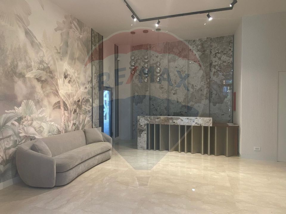 DE VANZARE Apartament cu 3 camere în zona Central/Ploiesti