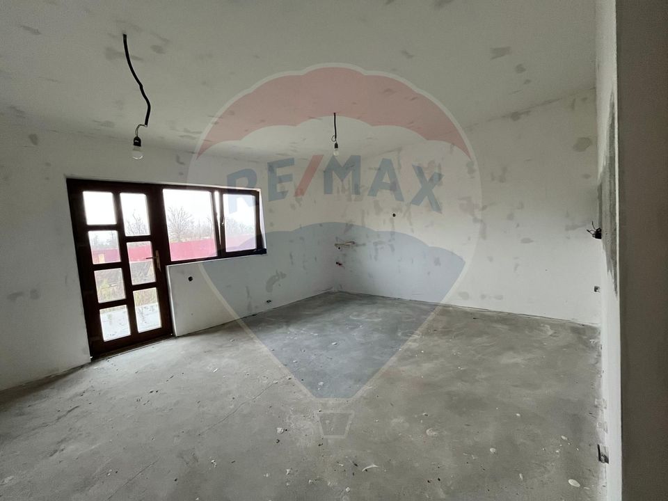 Investitie/Vanzare-  Vilă cu 5 camere la 45 minute de Bucuresti