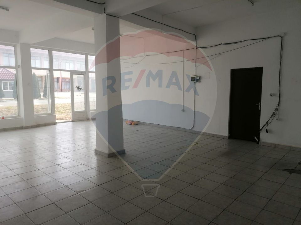 80sq.m Commercial Space for rent