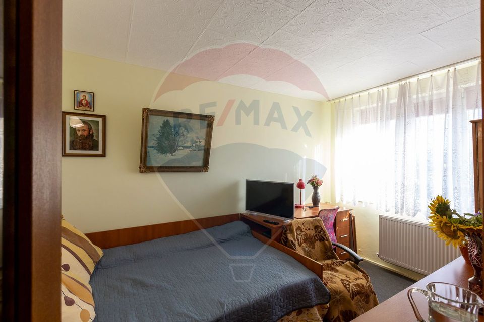 3 room Apartment for sale, Mioritei area