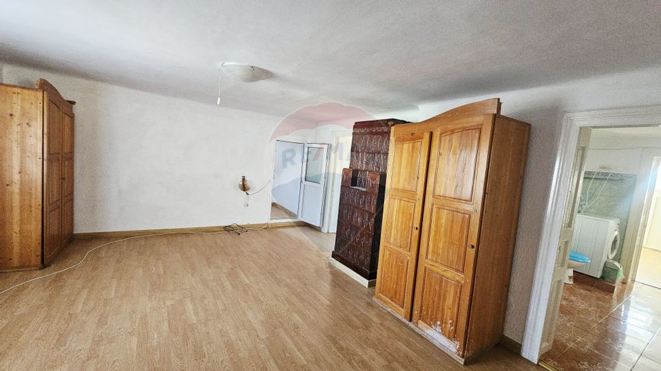 Apartament cu 3 camere de vânzare în zona Central