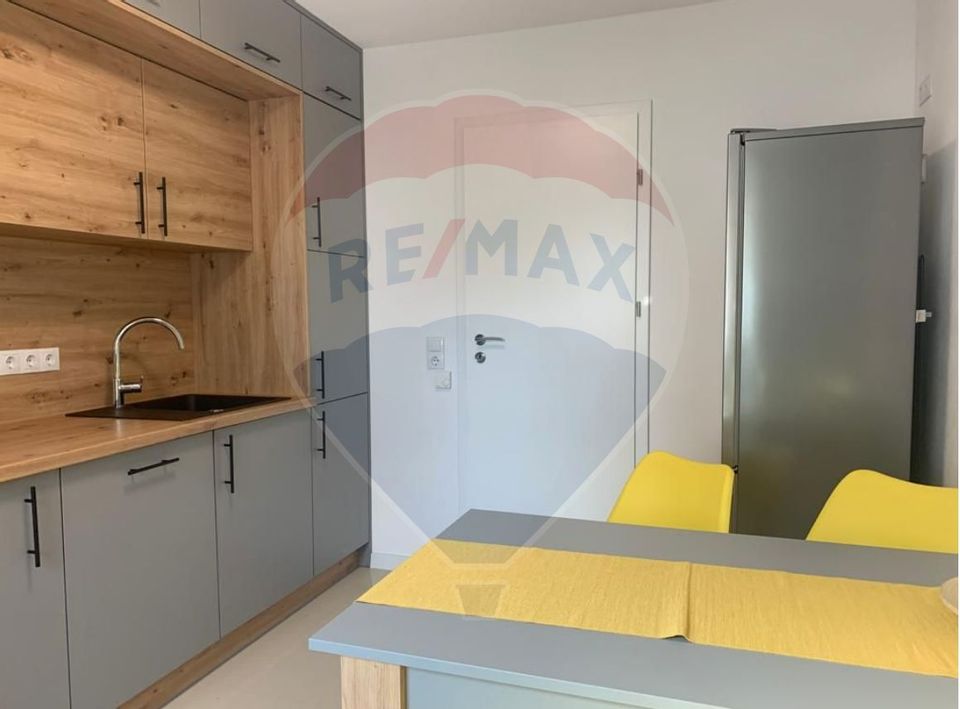 Apartament 3 camere - Vanzare- Centrul median al orașului