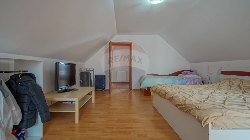 Casă cu garaj și panouri fotovoltaice – Codlea!