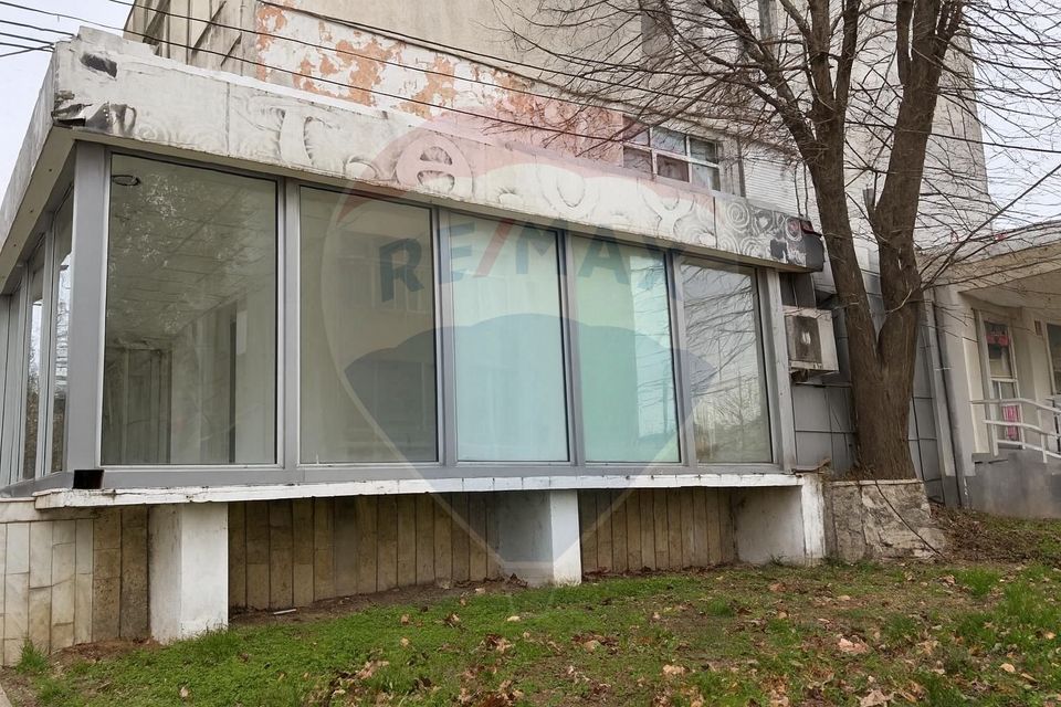 87sq.m Commercial Space for rent, Ultracentral area