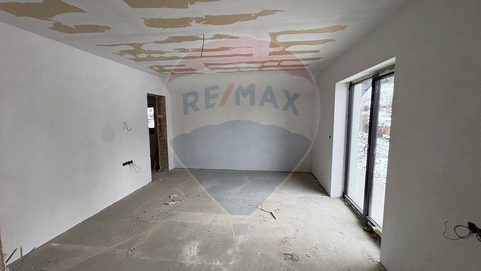 Casa noua, premium, cu panoramă superbă asupra orașului