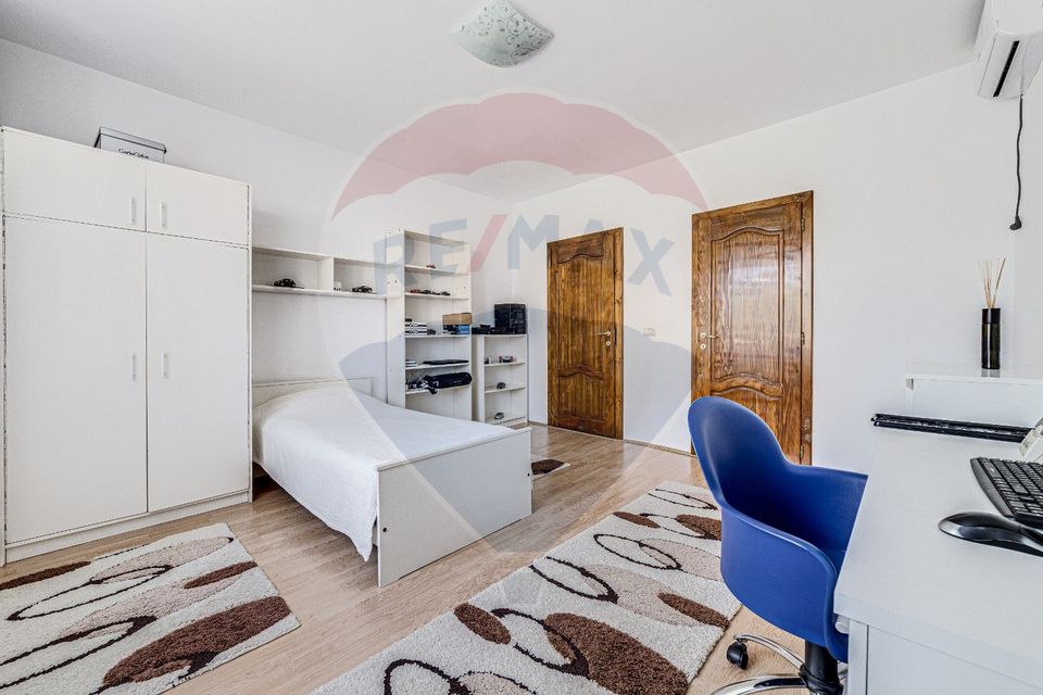 Casă cochetă de vânzare, teren 954 mp, posibil parcelare, în Subcetate