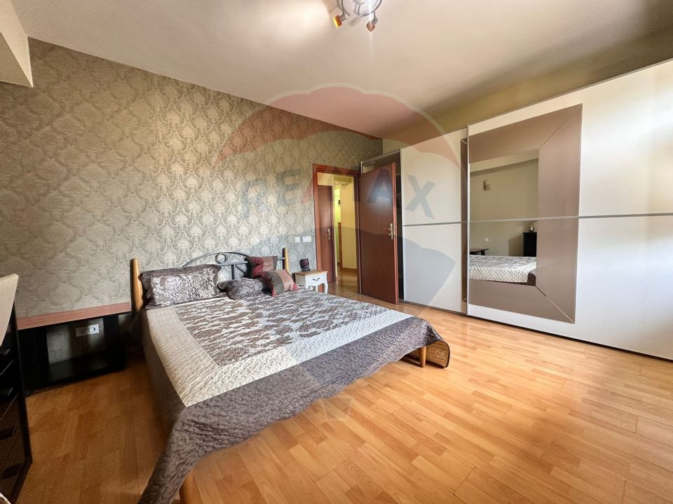 Apartament cu 3 camere de închiriat, 83mp, 2 bai, parcare, Semicentral