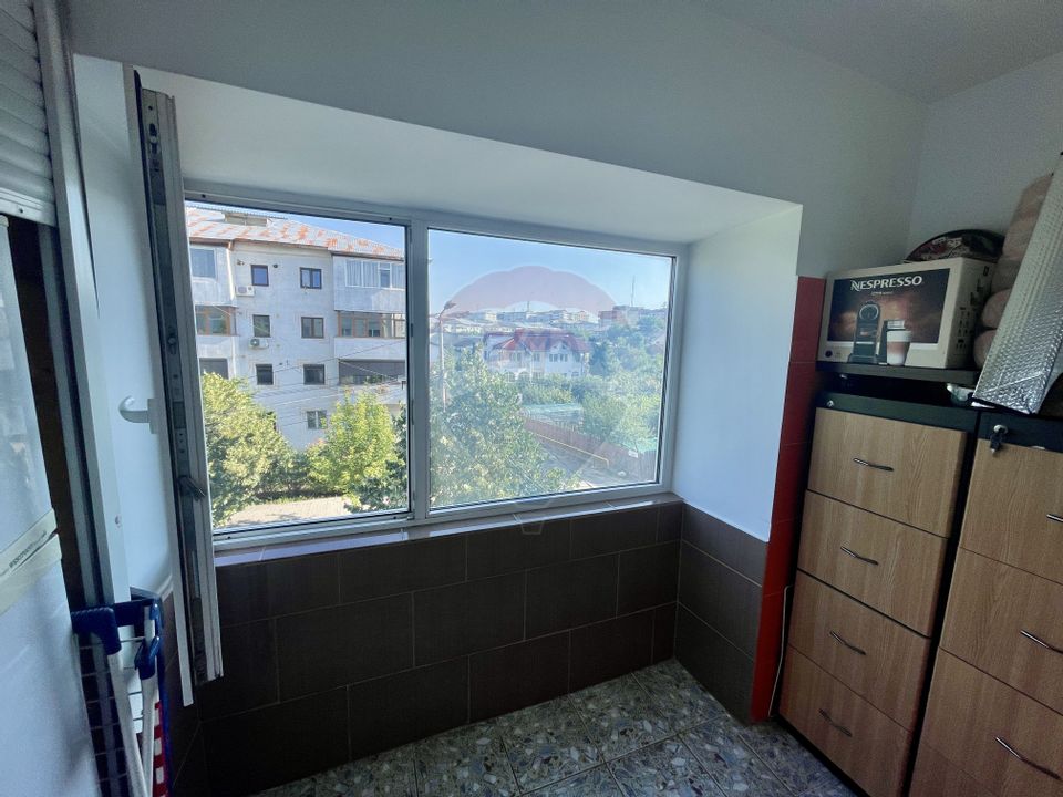 Apartament 3 camere în zona Centrala