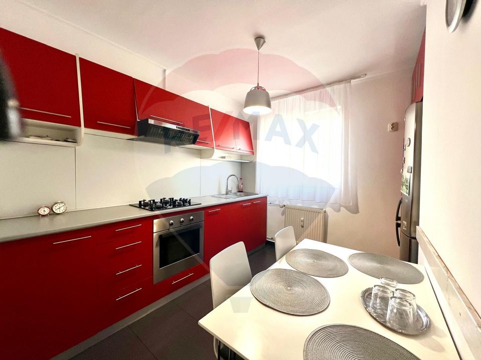 De închiriat apartament cu 3 camere, în zona Dacia