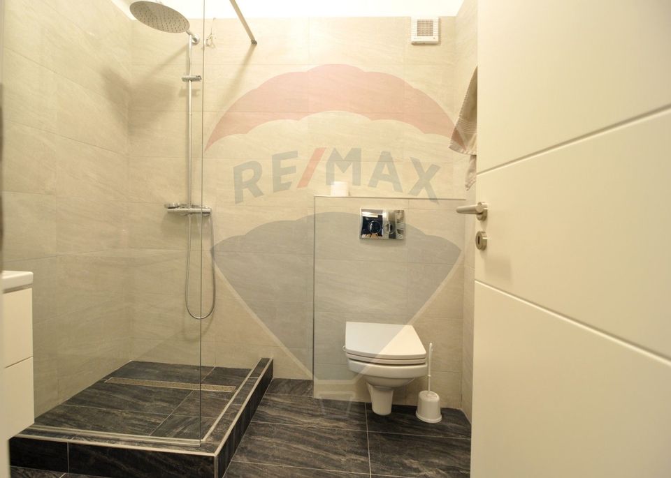 Apartament spațios, 3 camere, închiriere în zona P-ta Mihai Viteazu