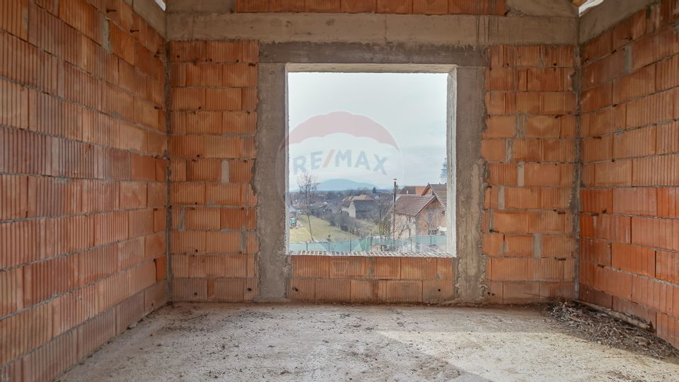 COMISION 0% Casă Individuala La Rosu cu teren de 4000 mp in Crizbav