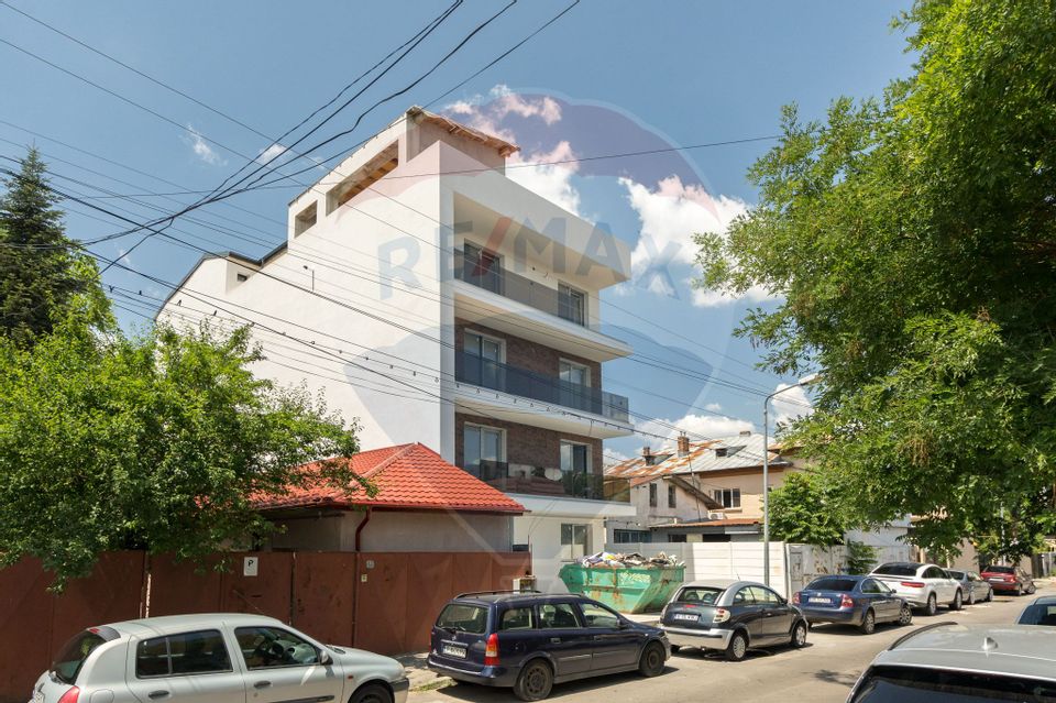 Apartament cu 2 camere si terasa zona Carol