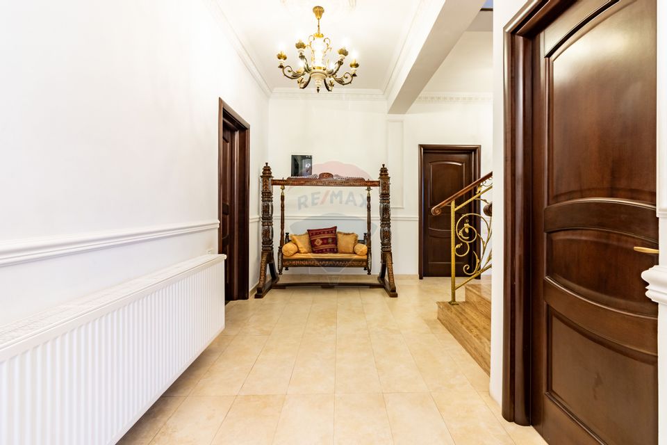 For Sale House / Villa with 11 rooms and Production Hall Voluntari