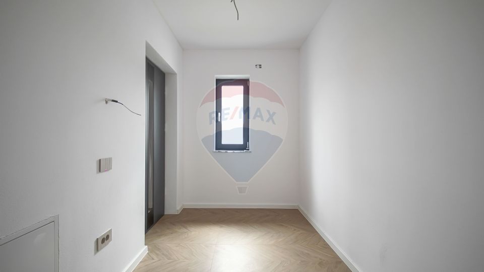 Comision 0 %! Casă cu 4 camere de vânzare în zona Stupini!