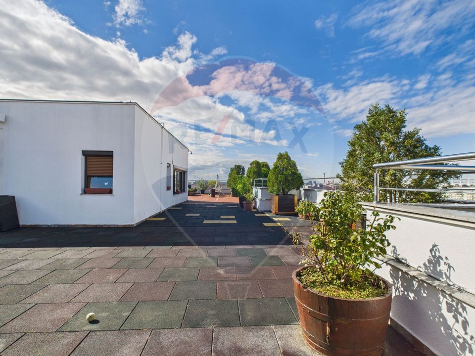 PENTHOUSE spectaculos cu terasa 300 mp