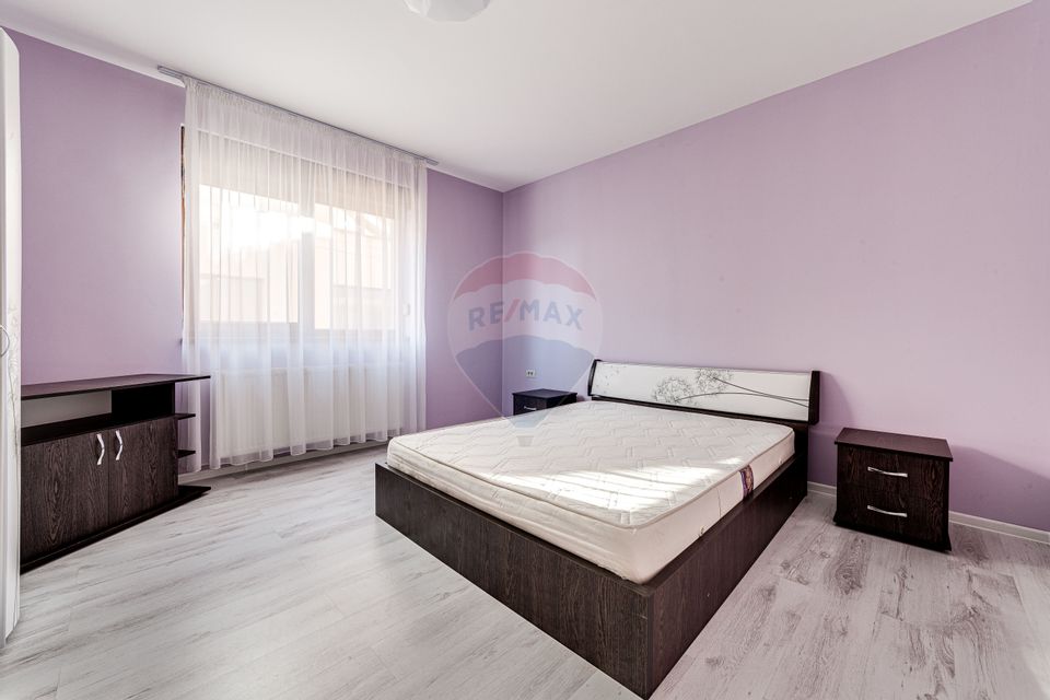 Apartament cu 3 camere zona Intim