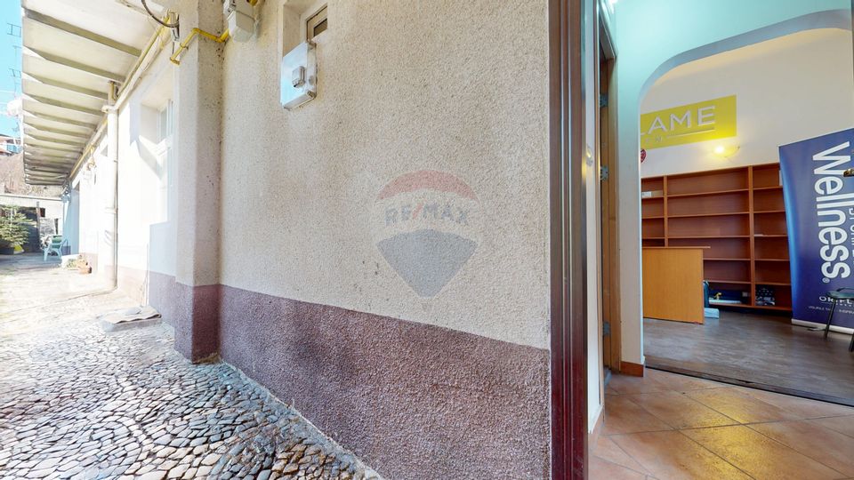 56.5sq.m Office Space for rent, Ultracentral area