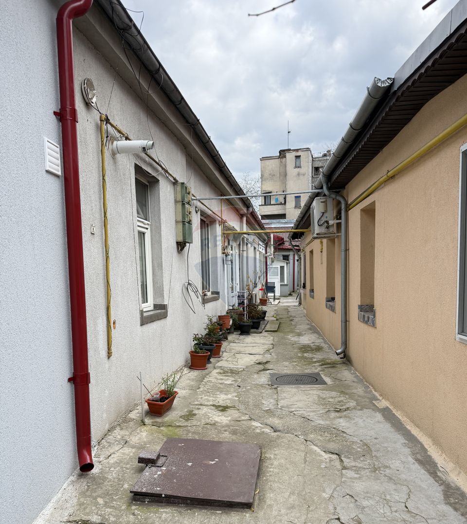 Casă / Vilă cu 2 camere de vânzare în zona Dacia