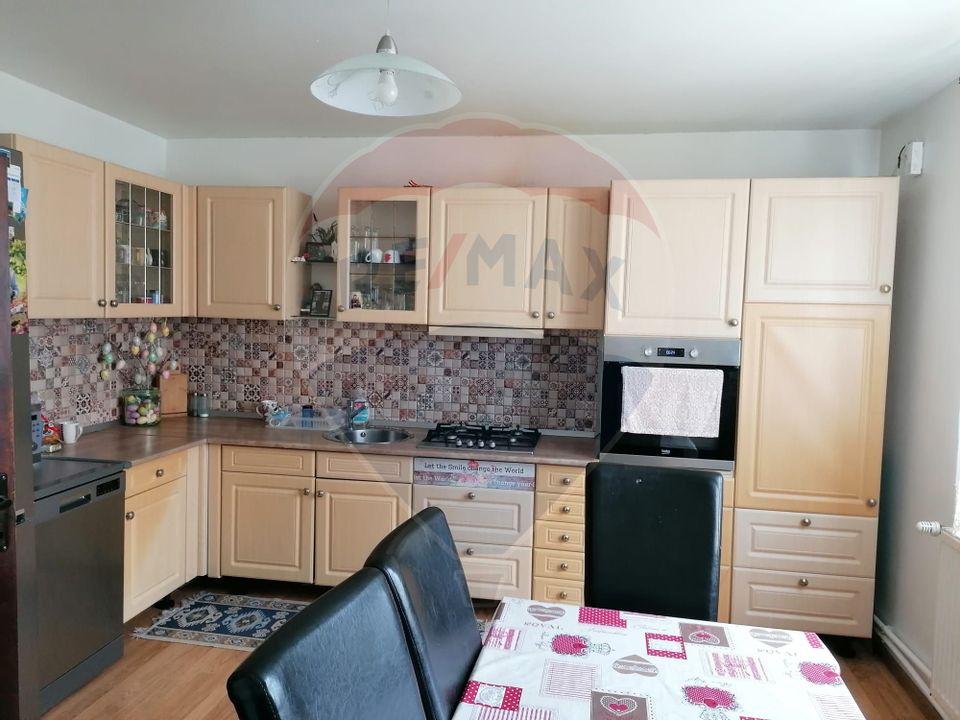 Vilă  P+M  constructie noua cu teren 1422 mp.CICIR