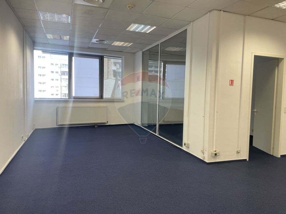 49.5sq.m Office Space for rent, Sala Palatului area