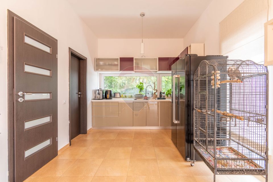 5 room House / Villa for sale, Europa area