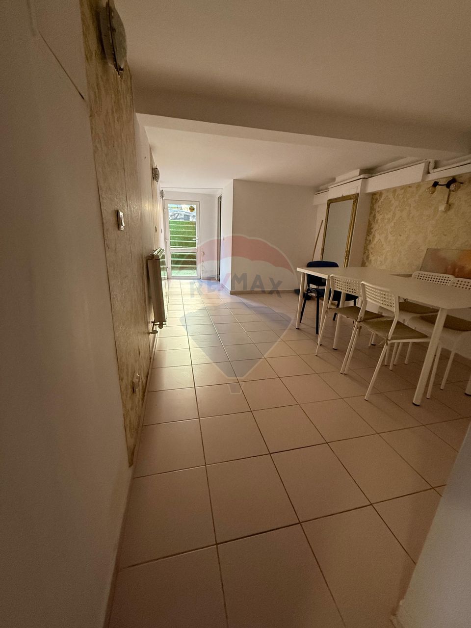 90sq.m Commercial Space for rent, Moinesti area