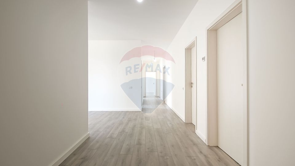 Casă  cu 5 camere de vânzare, Hălchiu