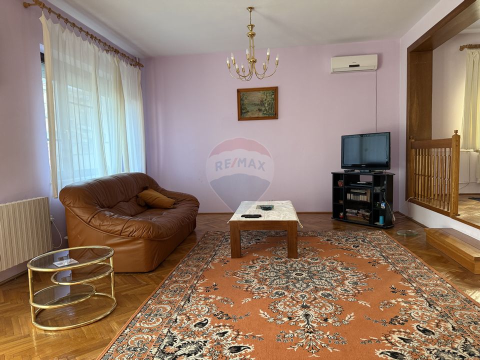 Casa pe strada Caisilor in Bacau de INCHIRIAT - ULTRACENTRAL -