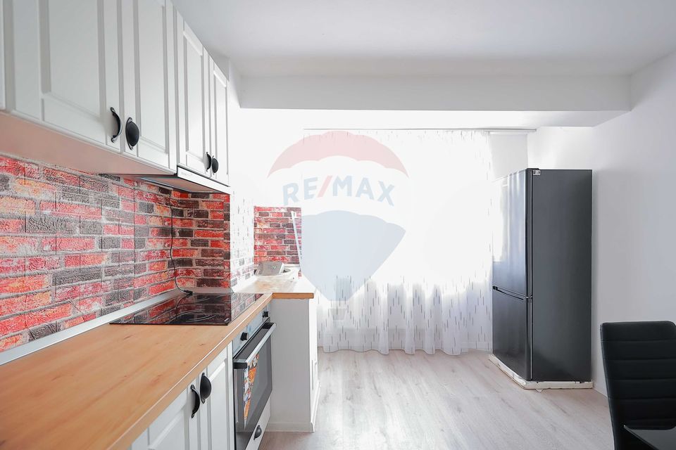 Apartament cu 3 camere de vânzare, zona Ioșia