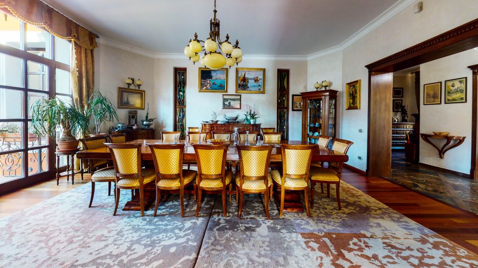 Bijuterie arhitecturală unică | teren de tenis | finisaje premium