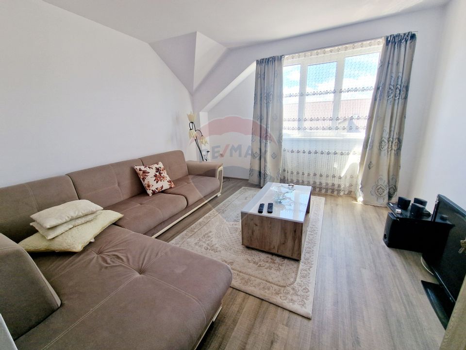 Apartament cu 3 camere de vânzare în Cartierul tei