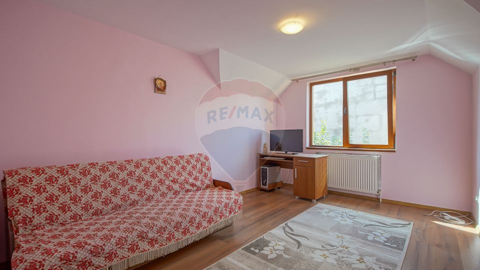 !VANDUT! Casă tipică pentru un stil de viață liniștit  Craiter, Brașov