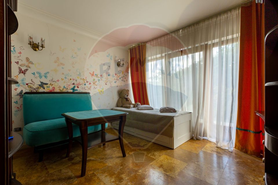 Casă spectaculoasă în Mediaș – reședința antrenorului Cristi Pustai