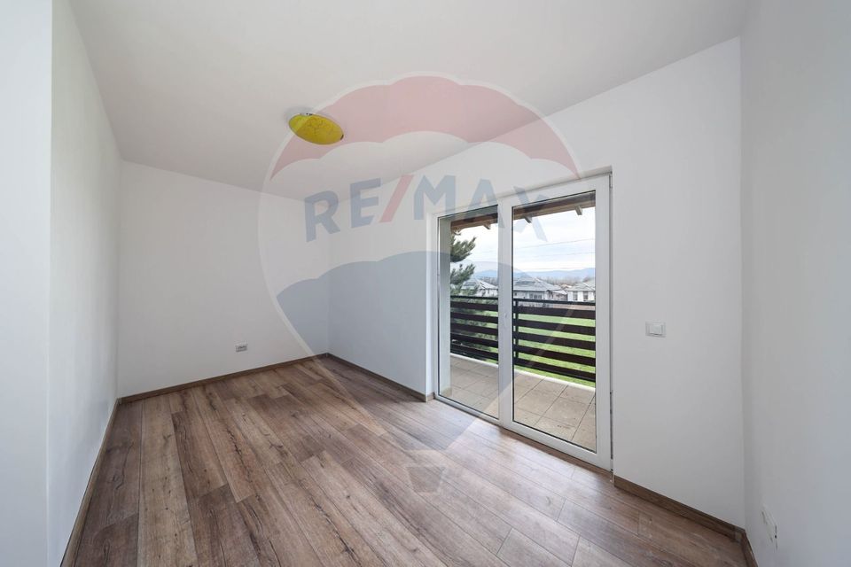 4 room House / Villa for sale