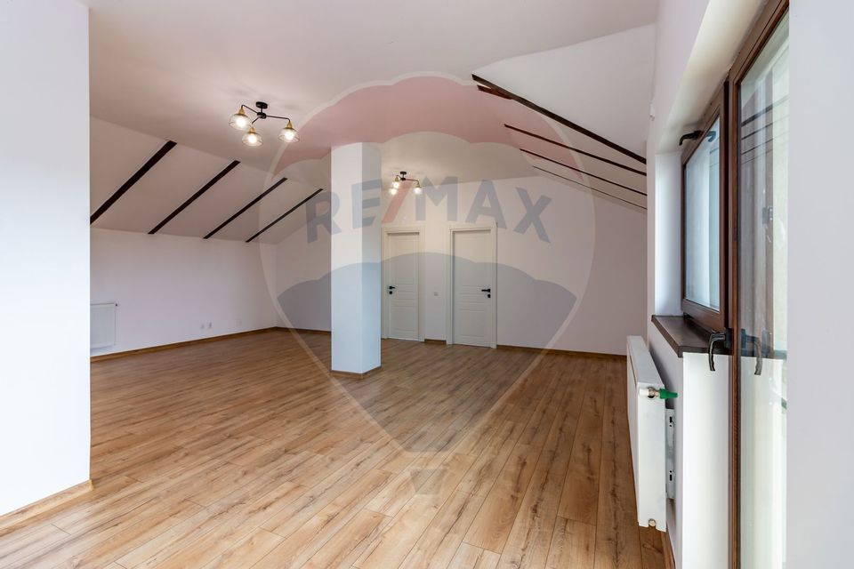 8 room House / Villa for sale