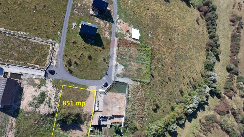 851 mp, Pârâu in spate - Brașov | Centrul echitație și Complex Pănicel