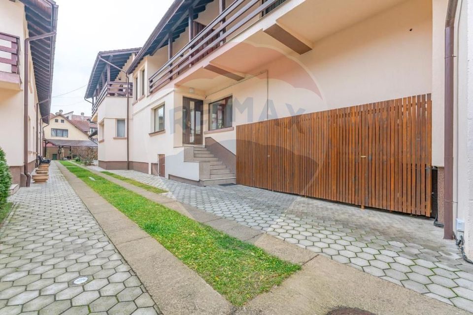 Proprietate turistică cu 14 camere, poziționare excepțională – Râșnov