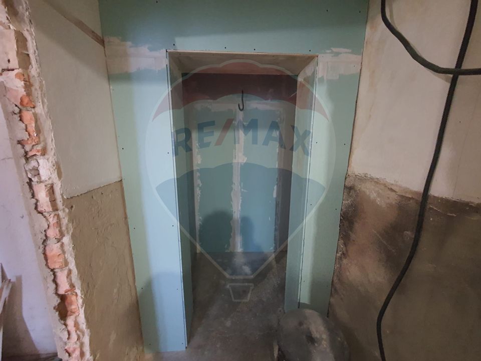 Apartament cu 2 camere de vanzare - Comanesti