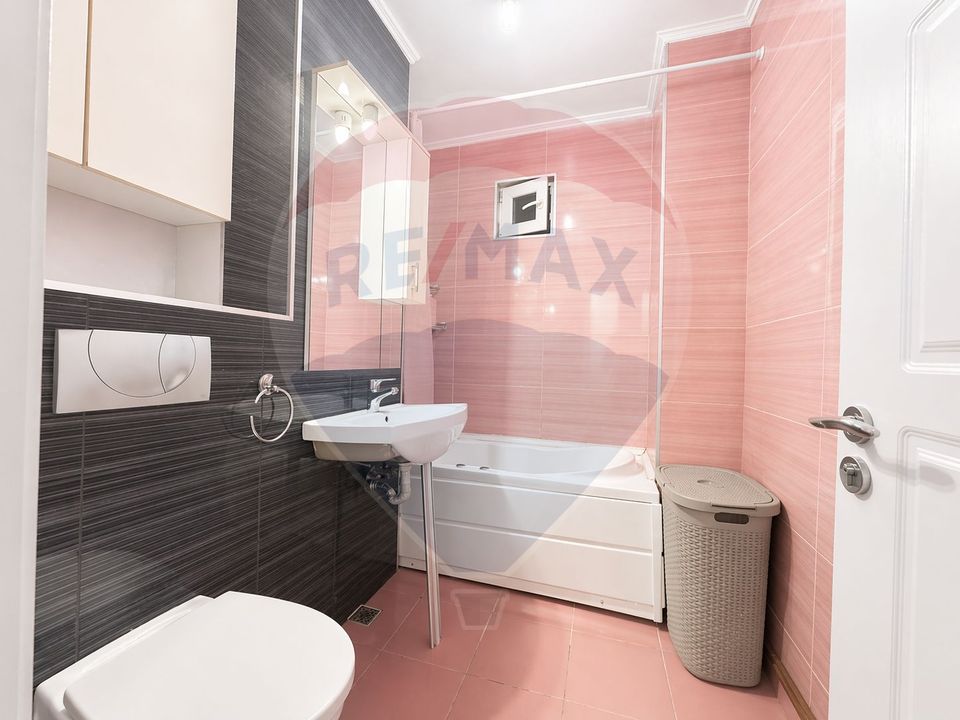 Apartament cu 3 camere de vânzare în zona Orizont - Bacau