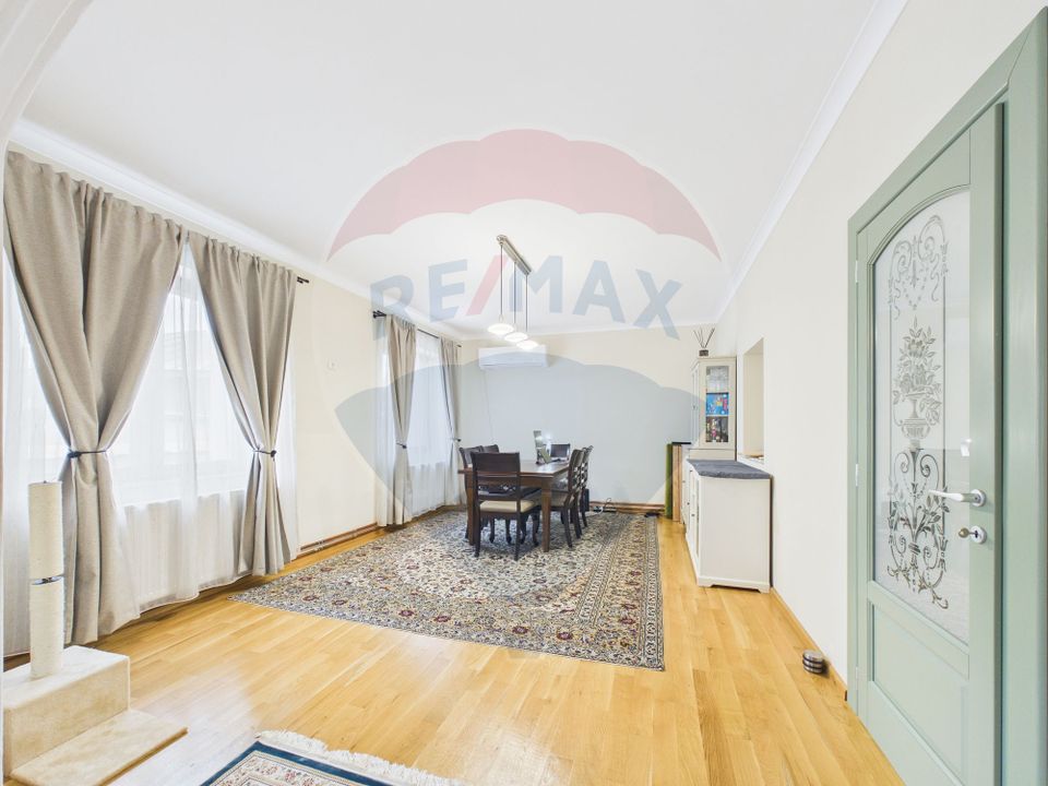 7 room House / Villa for sale