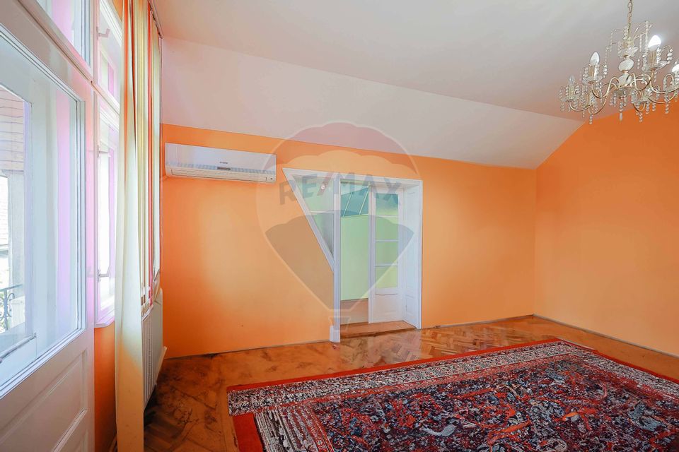 Casă cu 5 camere,489 mp teren de vânzare, în zona Ioșia, Prima Shops