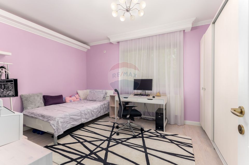 Apartament cu 4 camere de închiriat în zona Sisesti