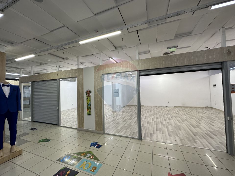 40sq.m Commercial Space for rent, Ultracentral area