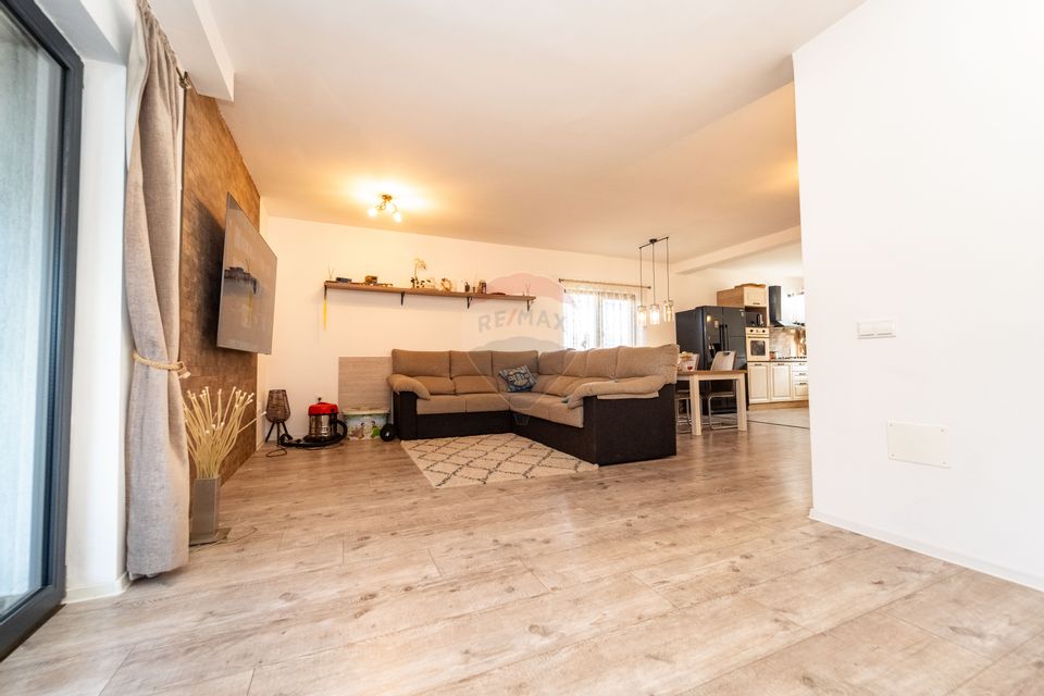 Comision 0%! | Proprietate cu terasa, semineu | 400 mp teren, Izvor!