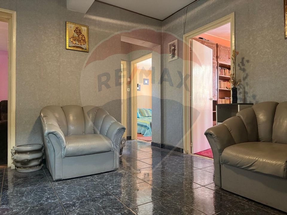 Apartament cu 4 camere de vânzare la vile, zona Ultracentrală