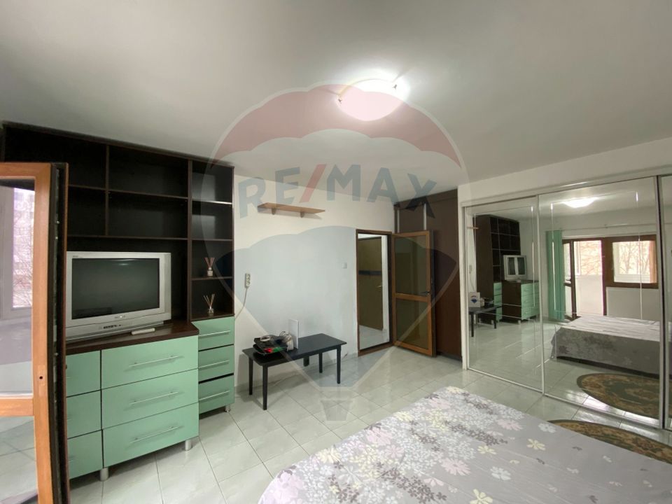 De inchiriat garsoniera în zona Vitan Mall